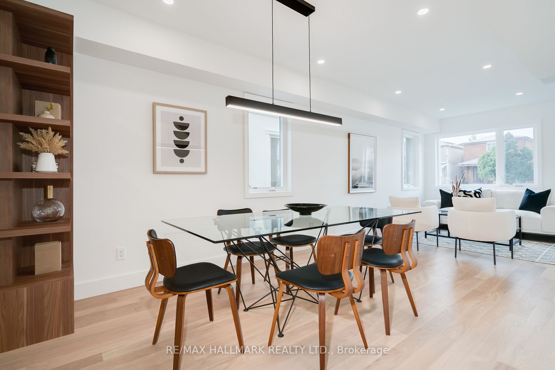 245 Linsmore Cres