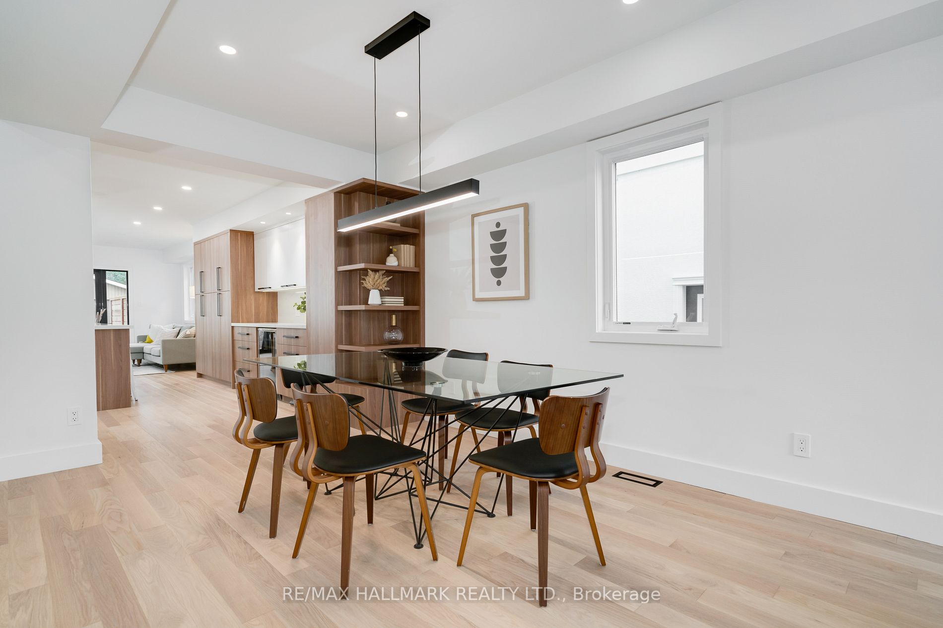 245 Linsmore Cres