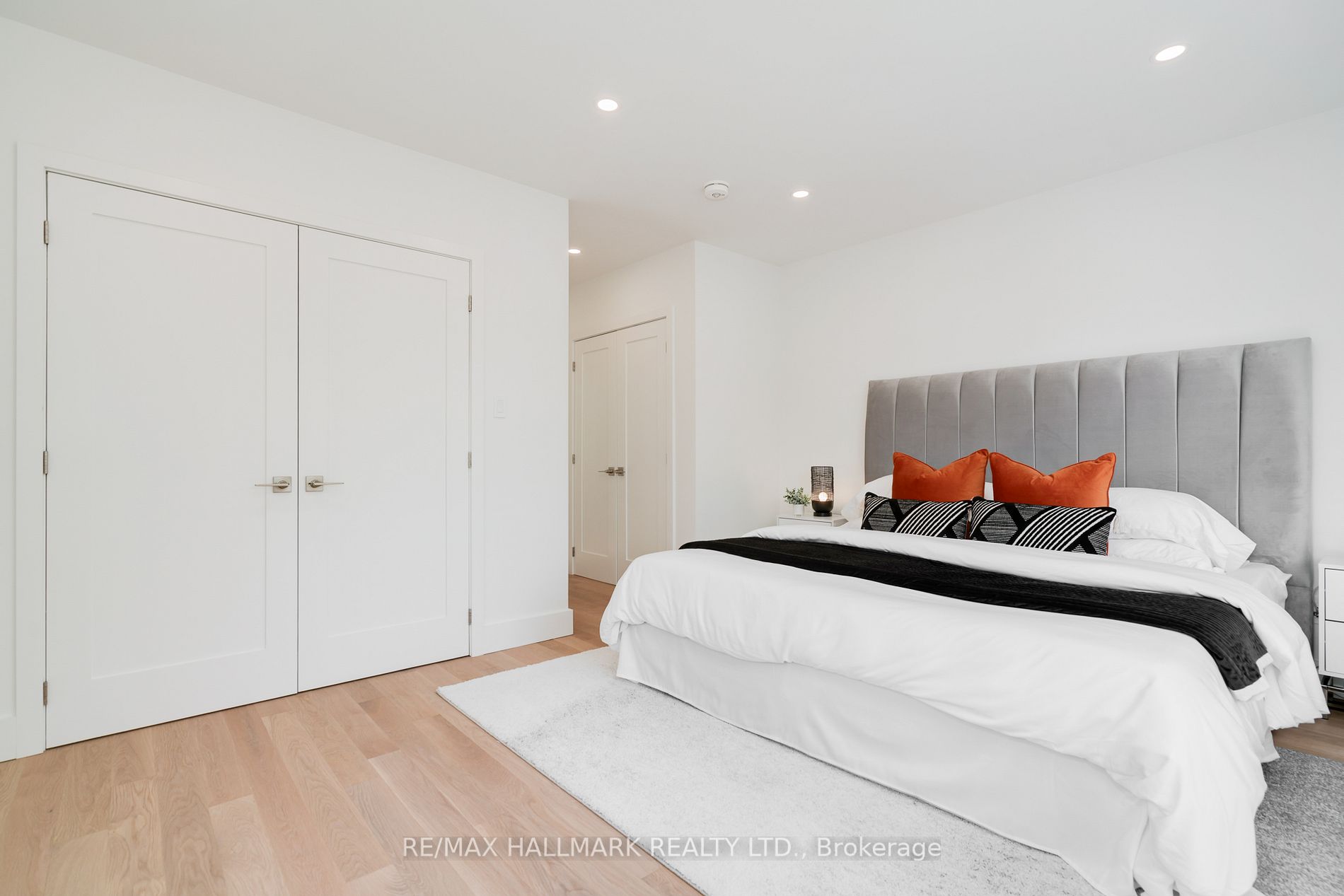 245 Linsmore Cres