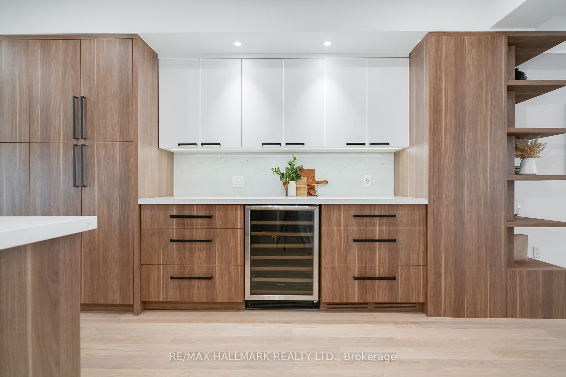 245 Linsmore Cres