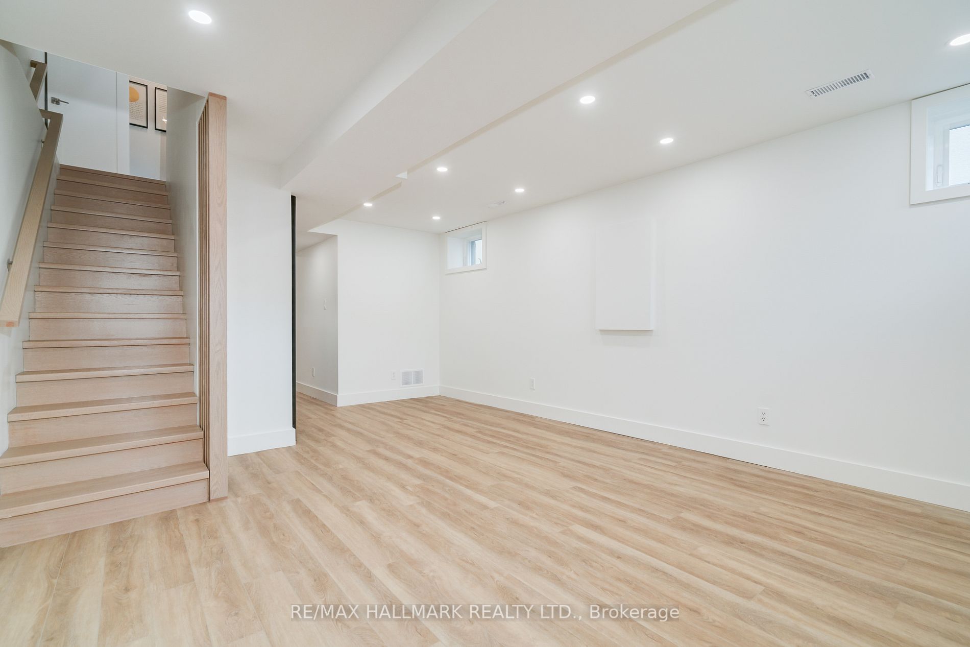 245 Linsmore Cres