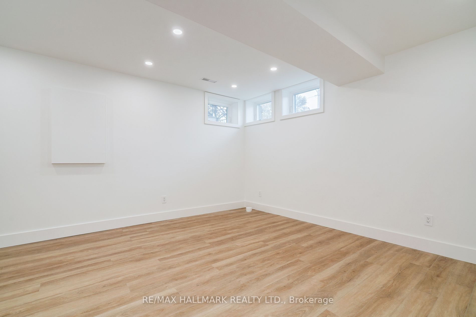 245 Linsmore Cres