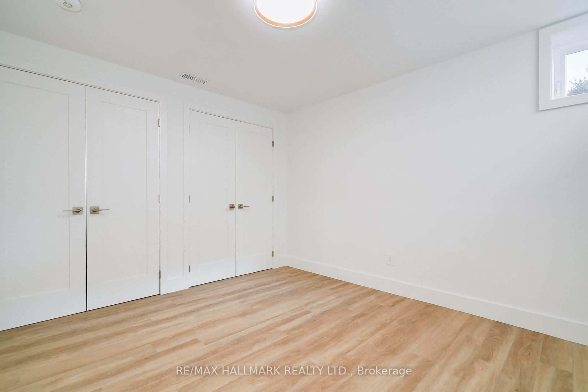 245 Linsmore Cres