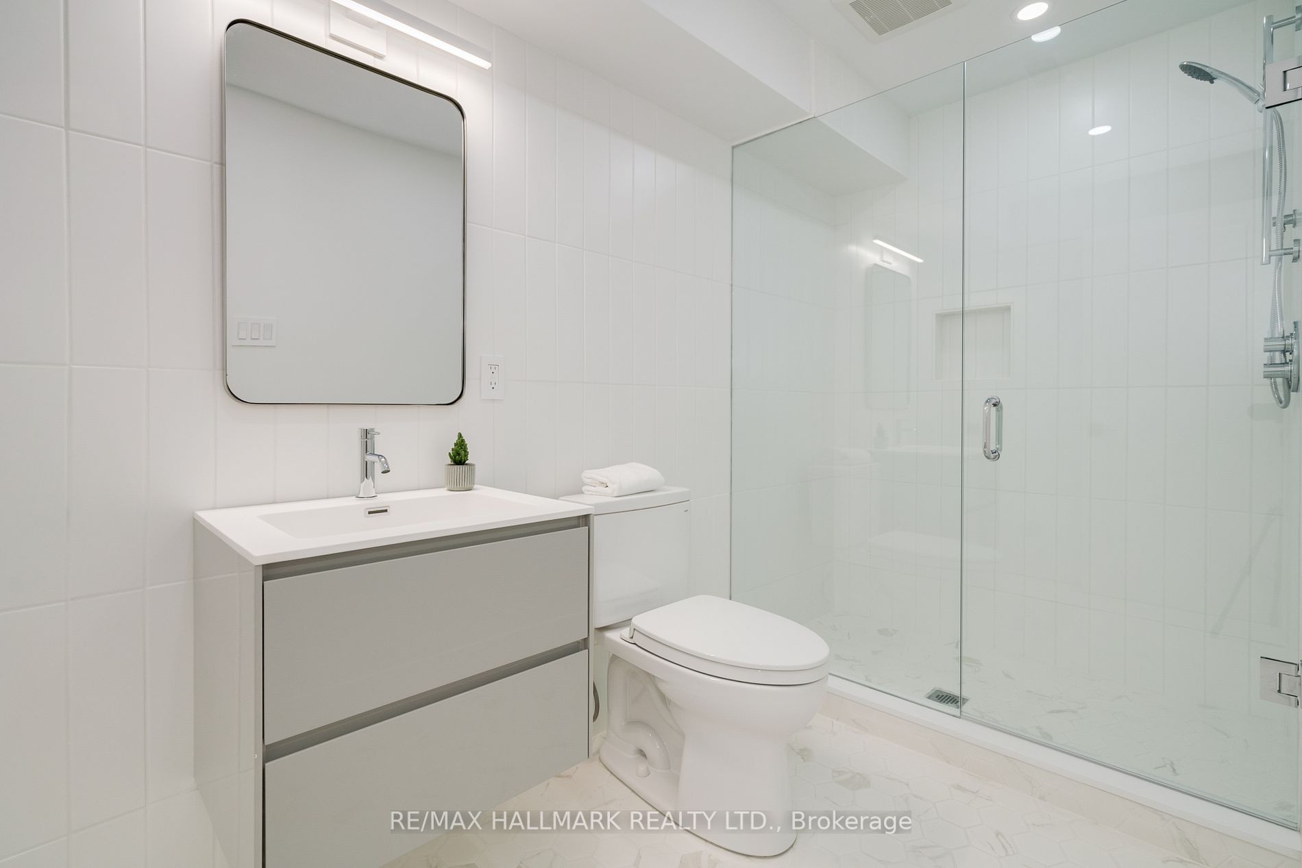 245 Linsmore Cres