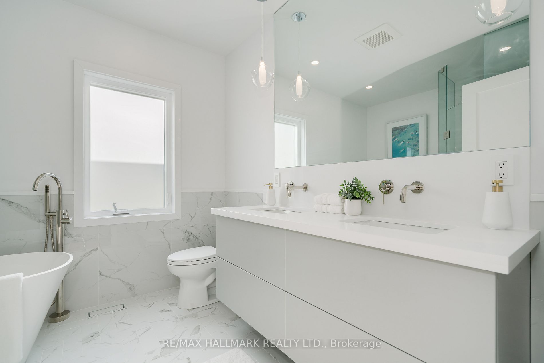 245 Linsmore Cres
