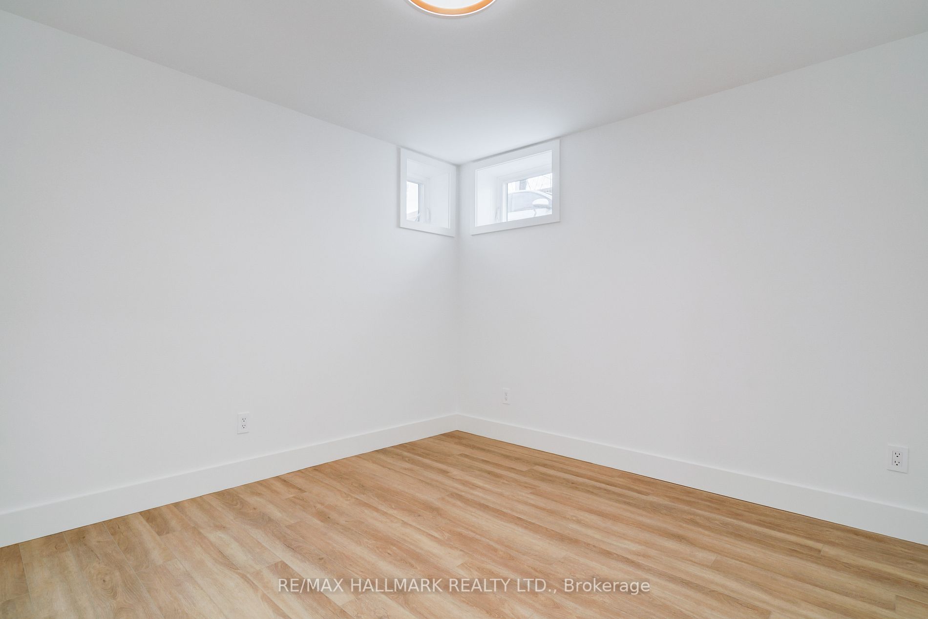 245 Linsmore Cres