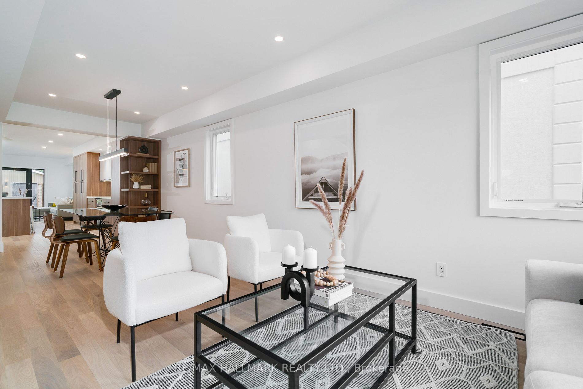 245 Linsmore Cres