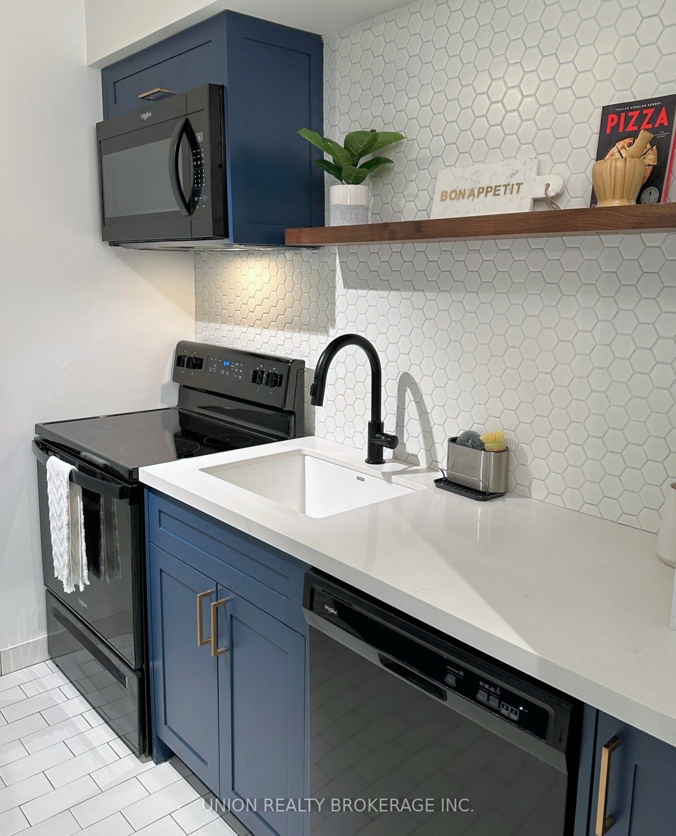 15-21 Glenfern Ave, #1