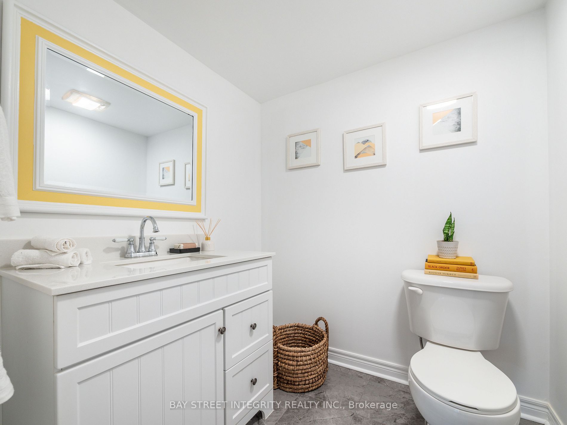 96 Woodbine Ave