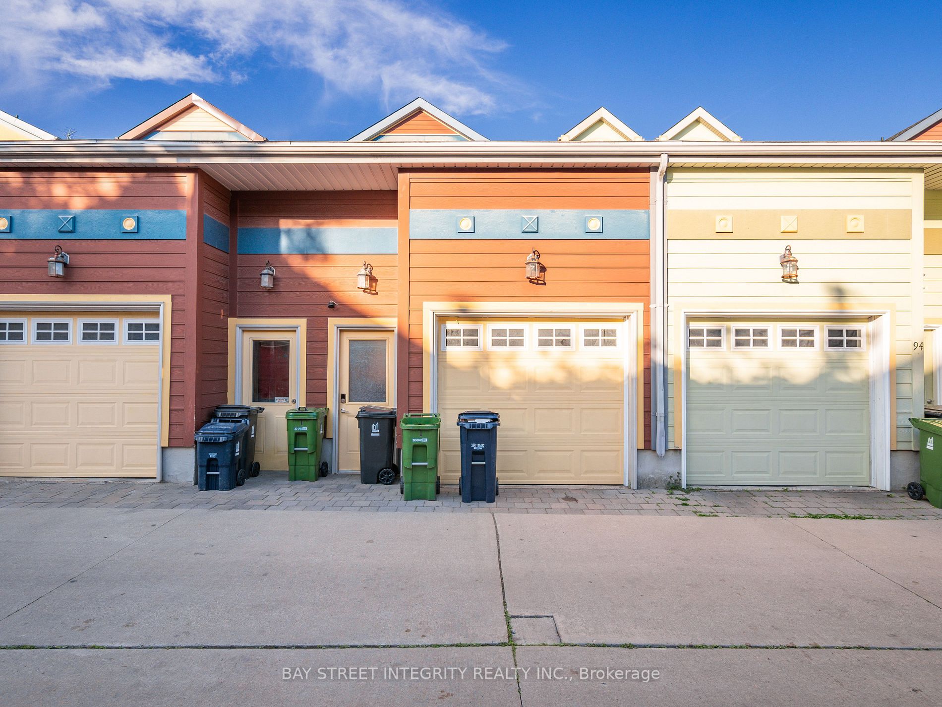 96 Woodbine Ave