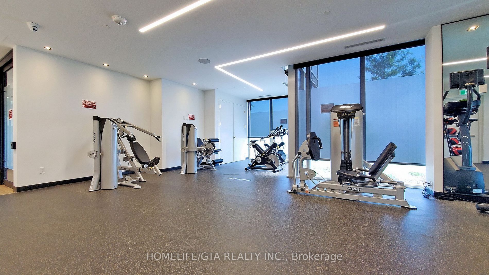 225 Village Green Sq, #1201
