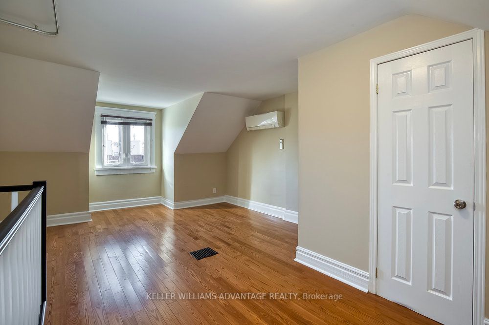 218 Broadview Ave, #Upper