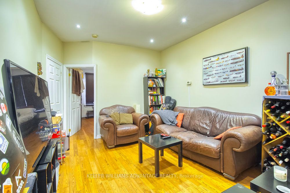 218 Broadview Ave