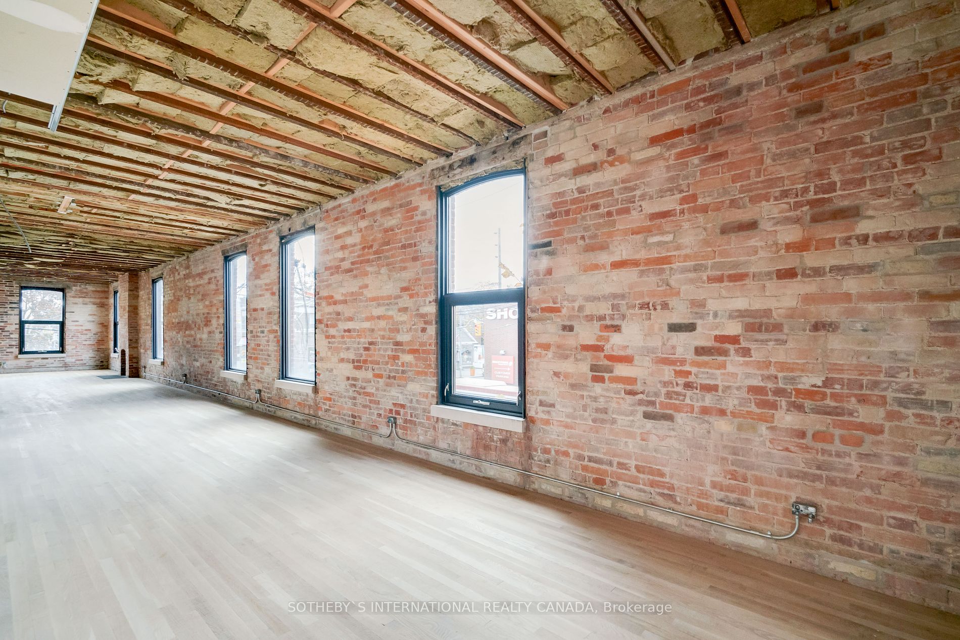 972 Queen St E, #200