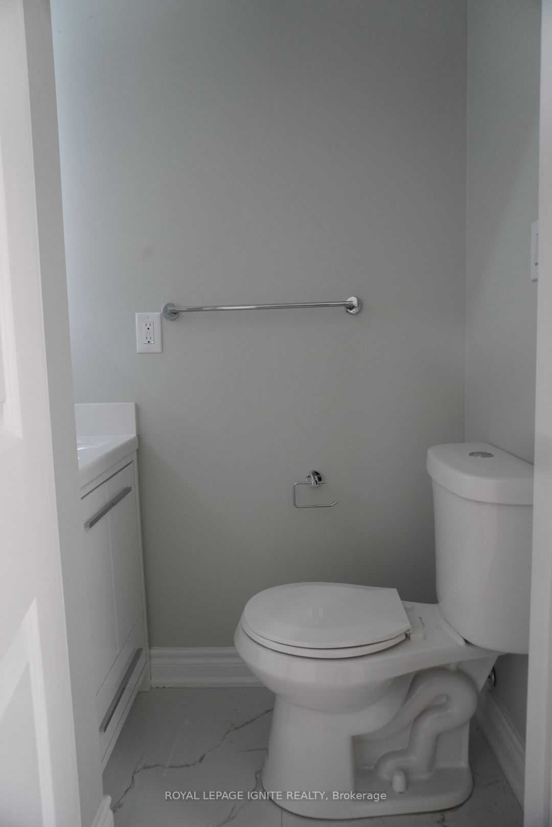 54 Bailey Cres, #Main