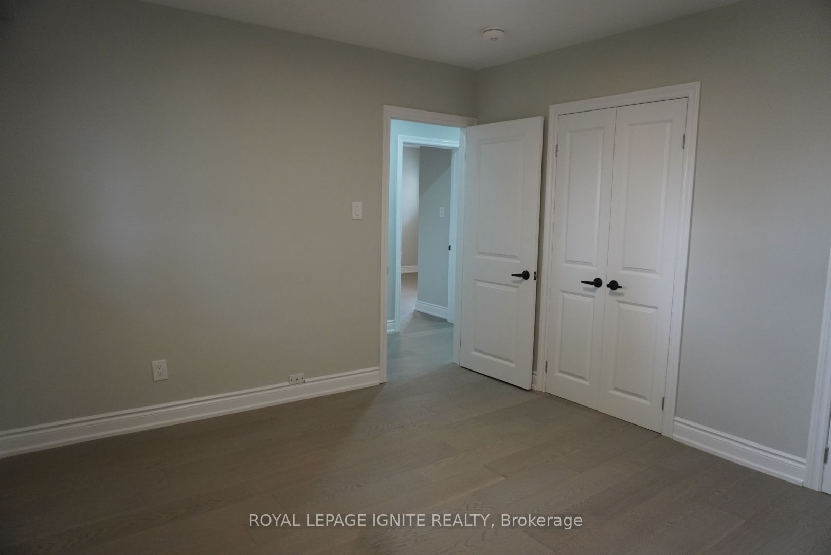 54 Bailey Cres, #Main