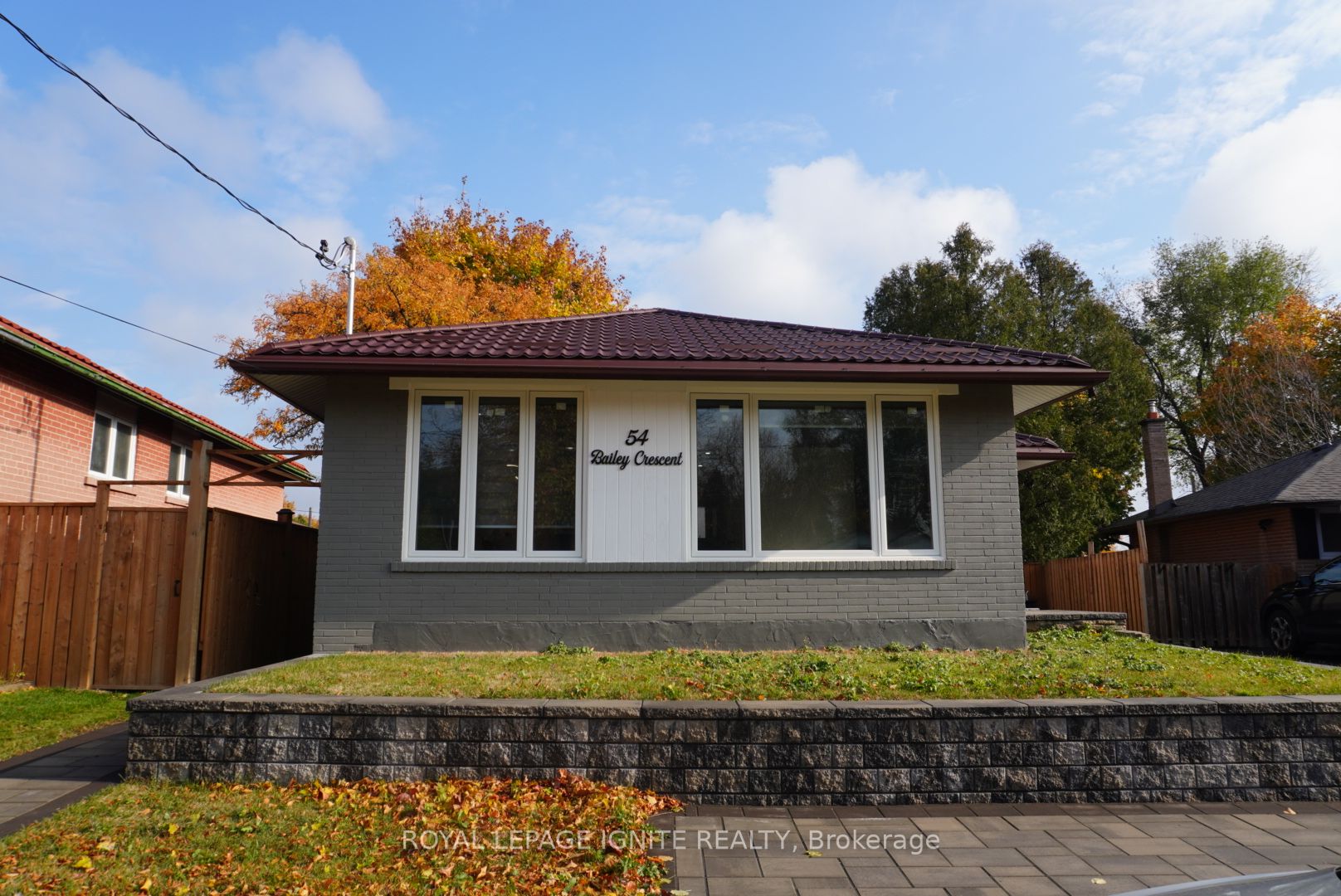 54 Bailey Cres, #Main