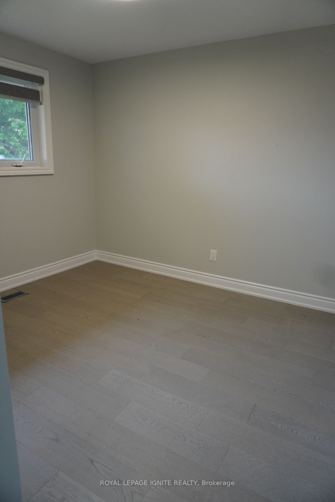54 Bailey Cres, #Main