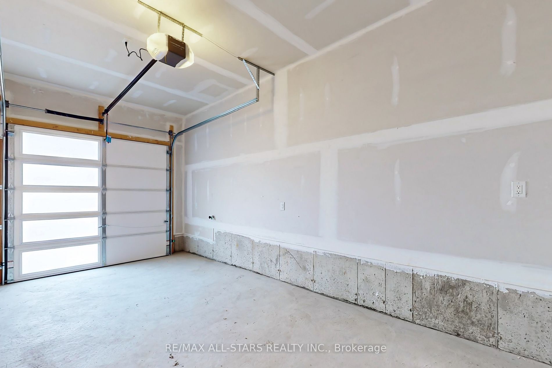 13 Sorbara Way
