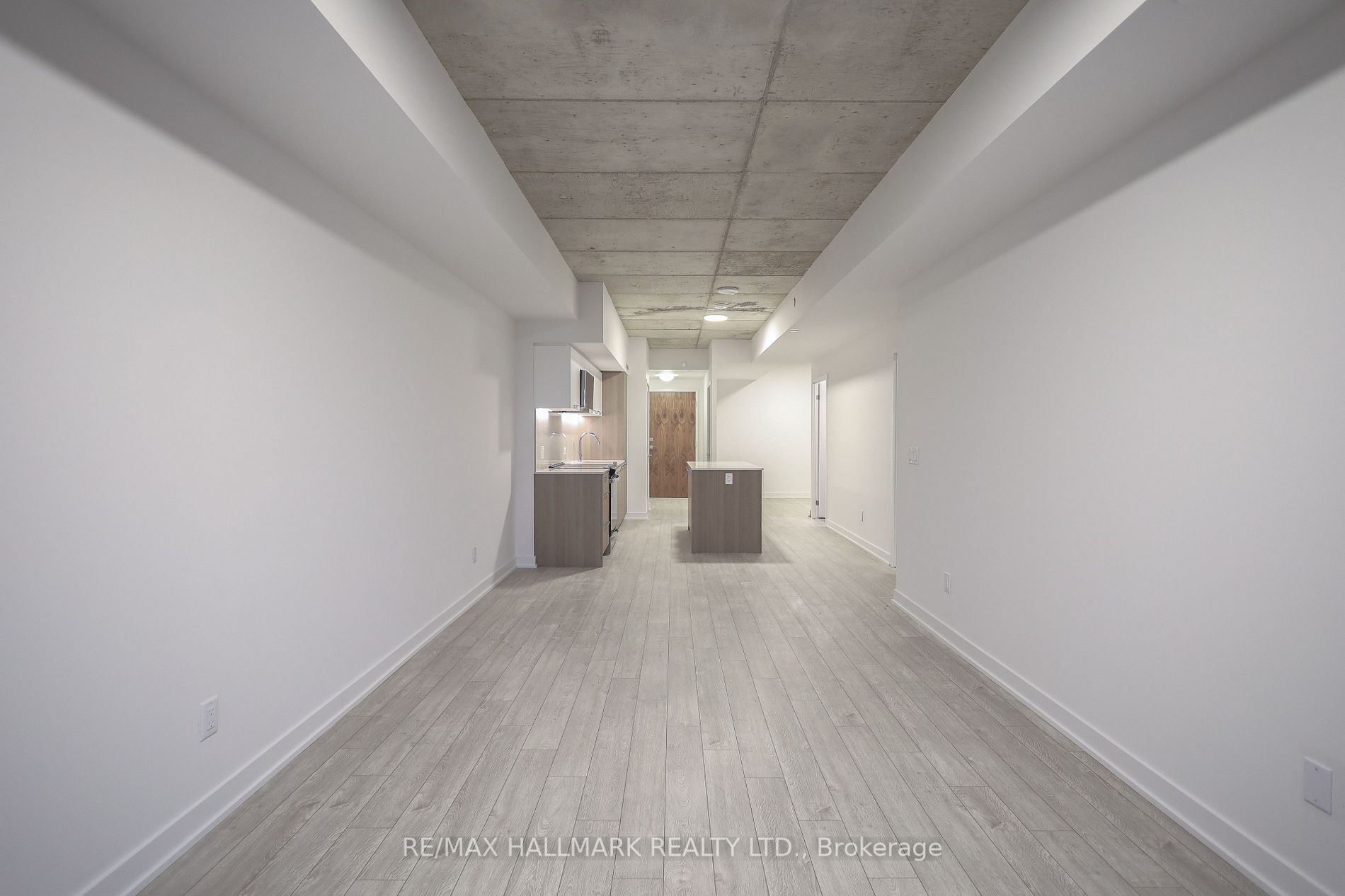665 Queen St E, #303
