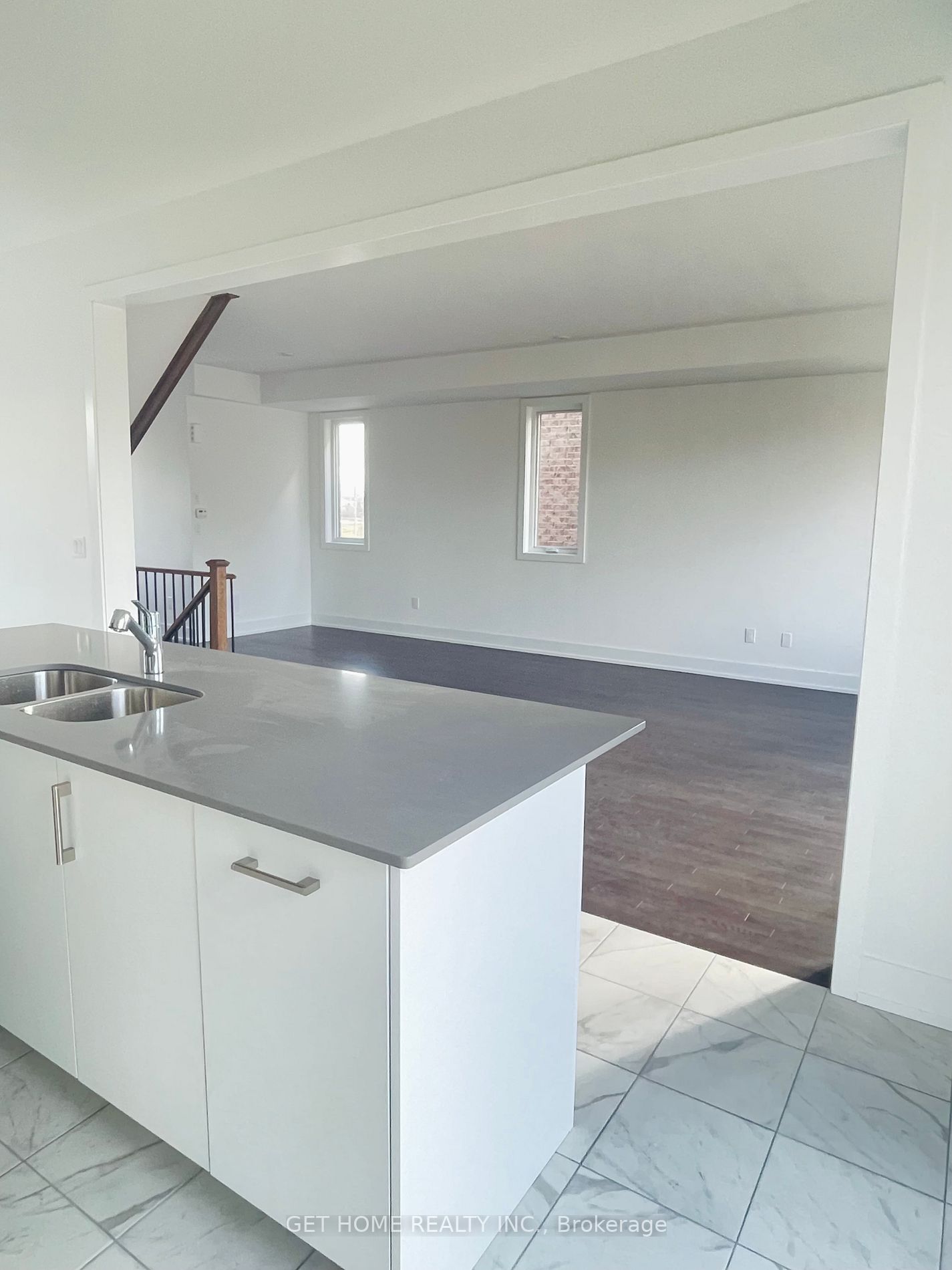 12 Sobczak Dr