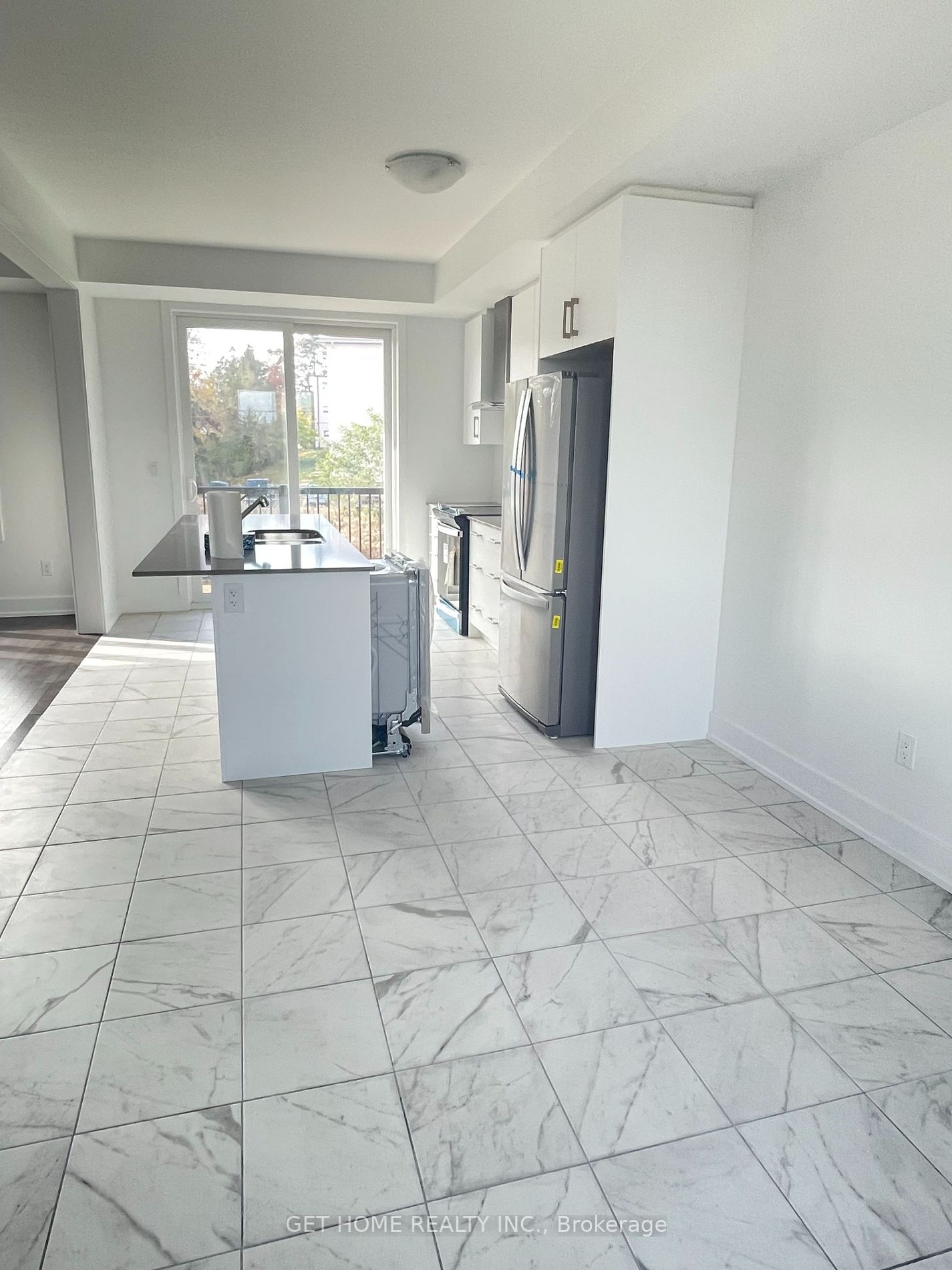 12 Sobczak Dr