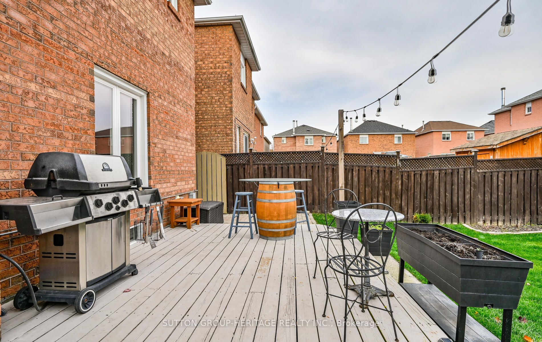 46 Macdermott Dr