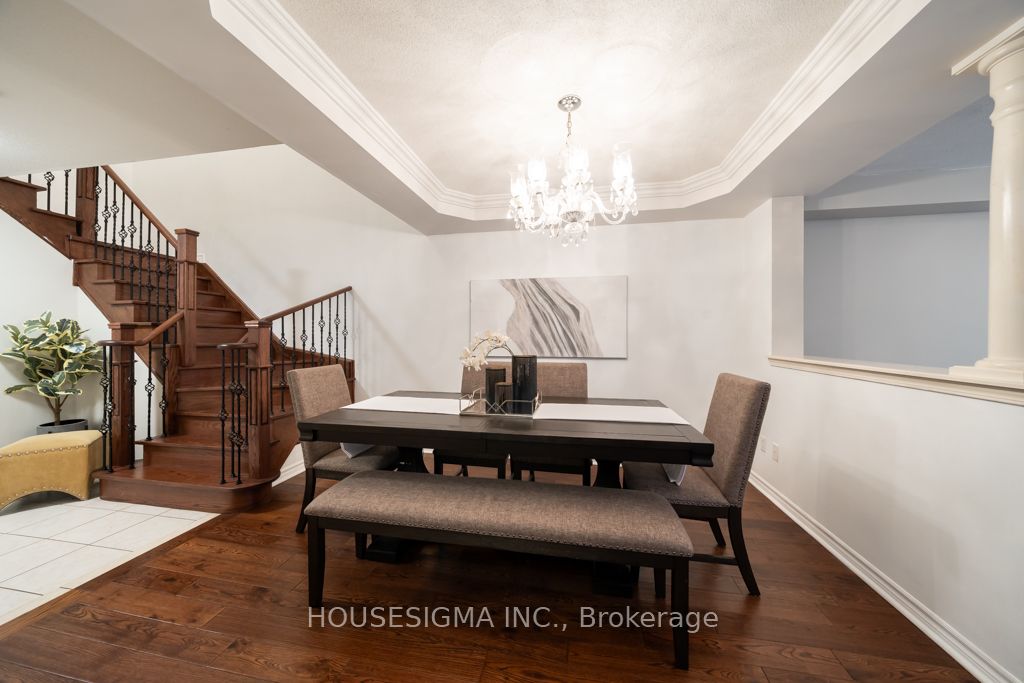 1611 Avonmore Square