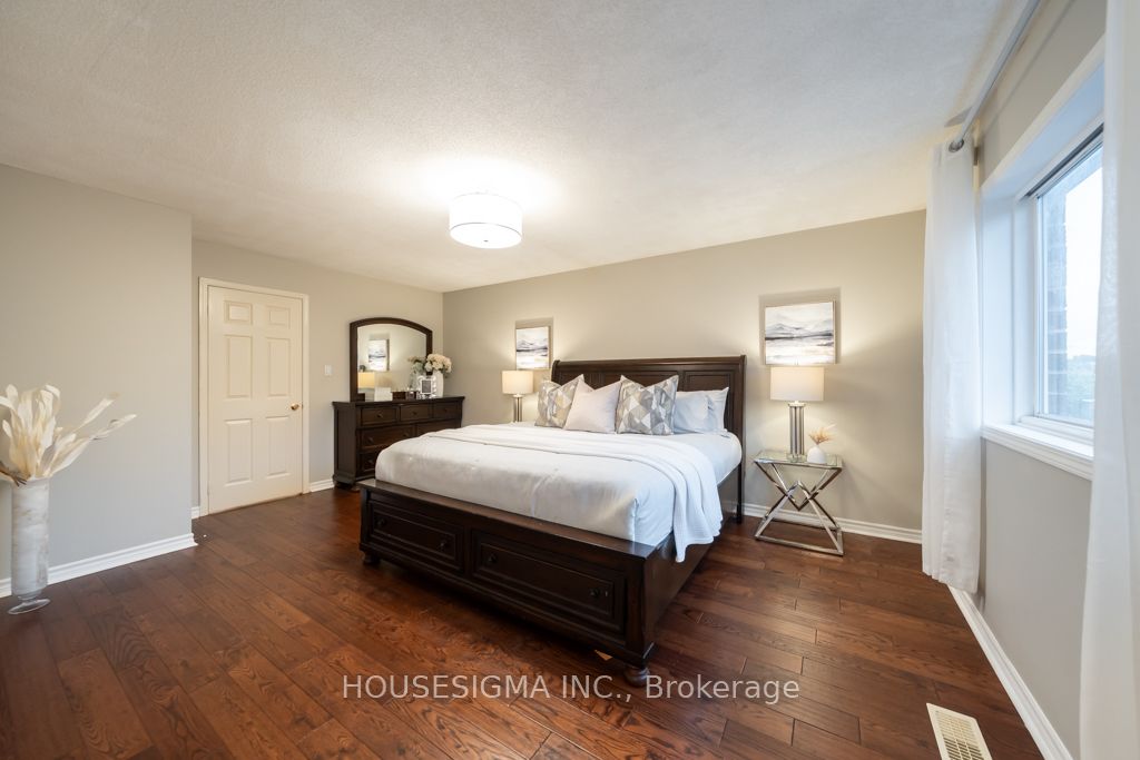 1611 Avonmore Square