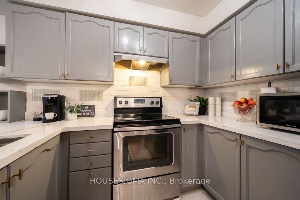 1611 Avonmore Square