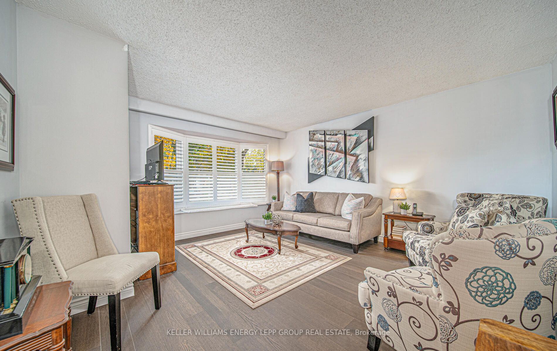 386 Rosedale Dr