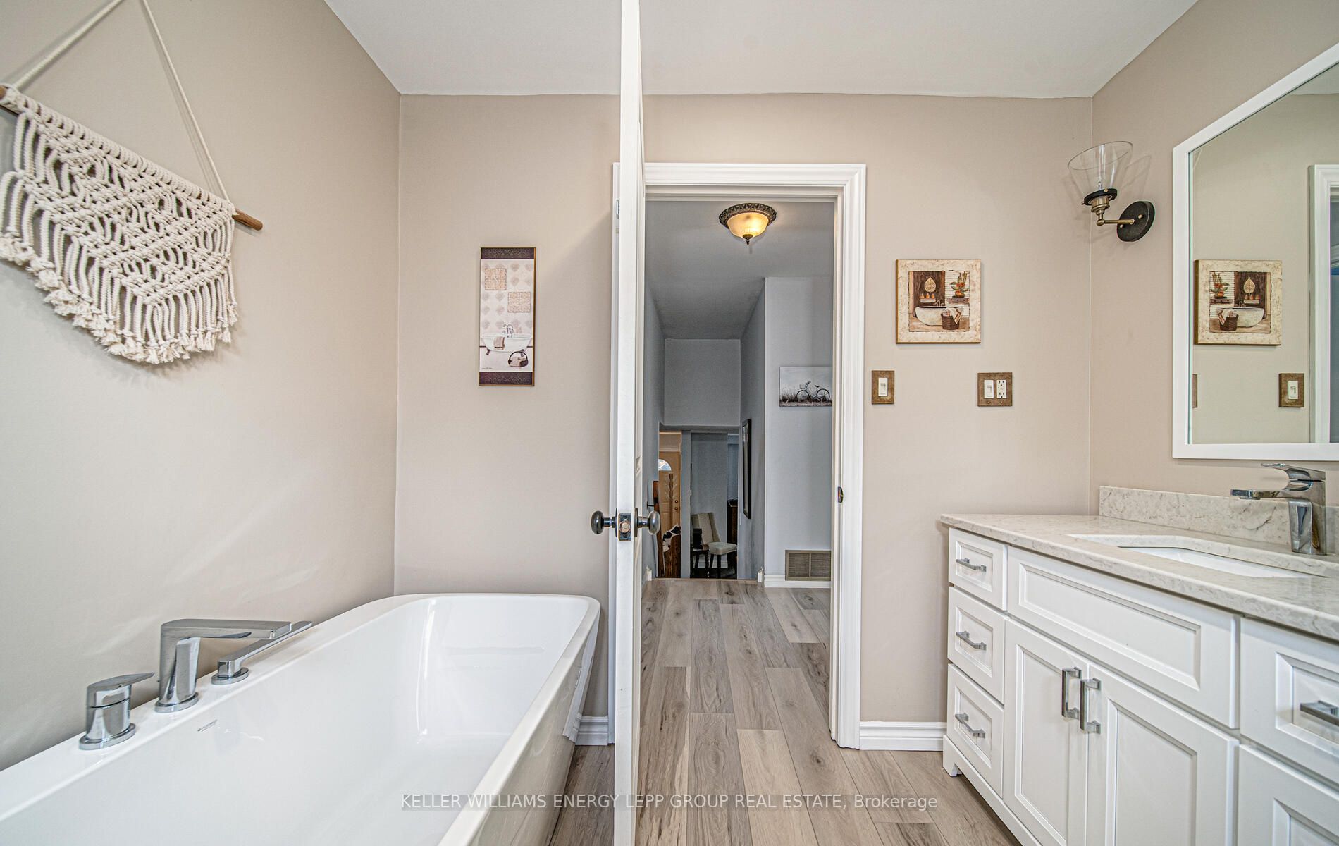 386 Rosedale Dr
