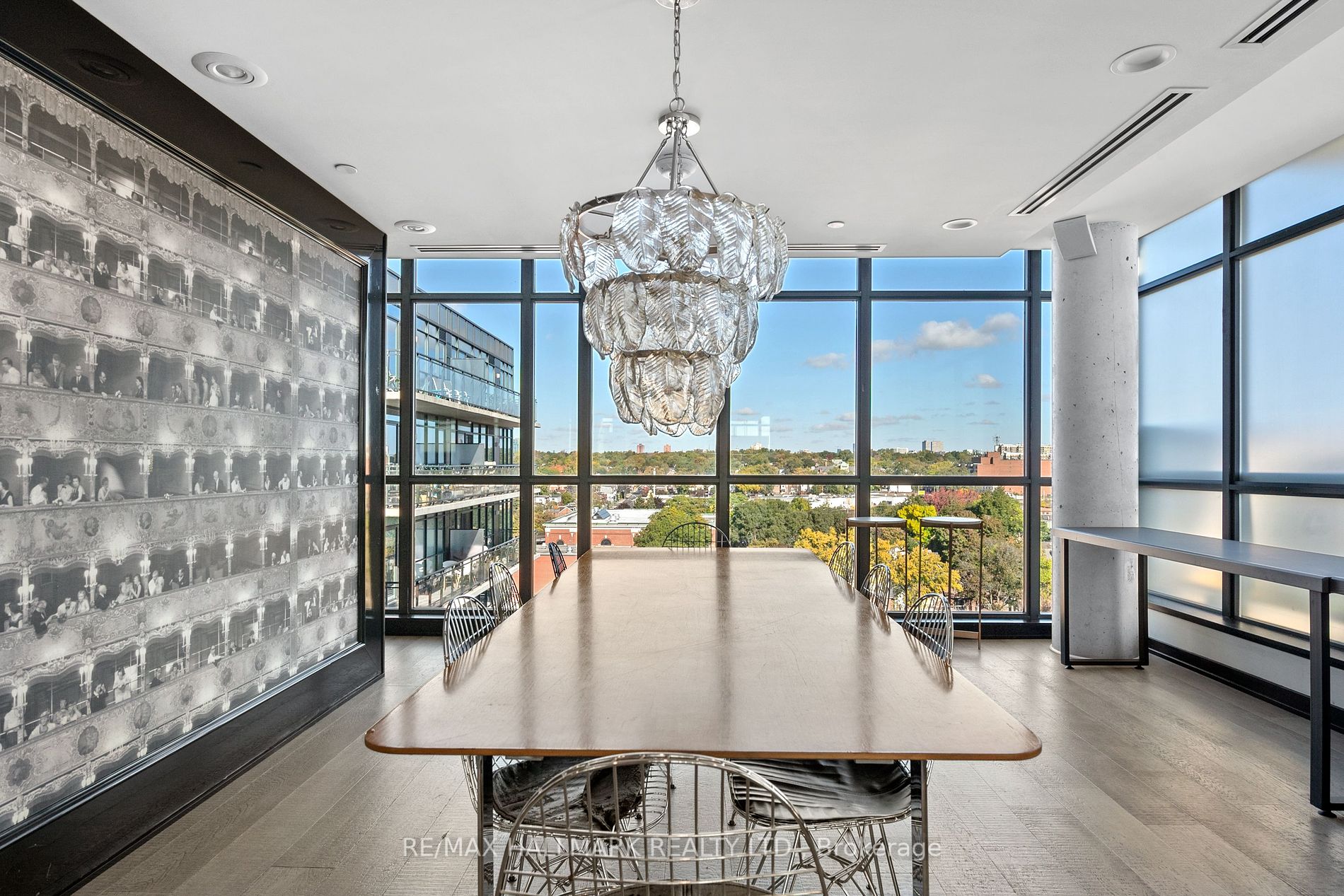 1190 Dundas St E, #906