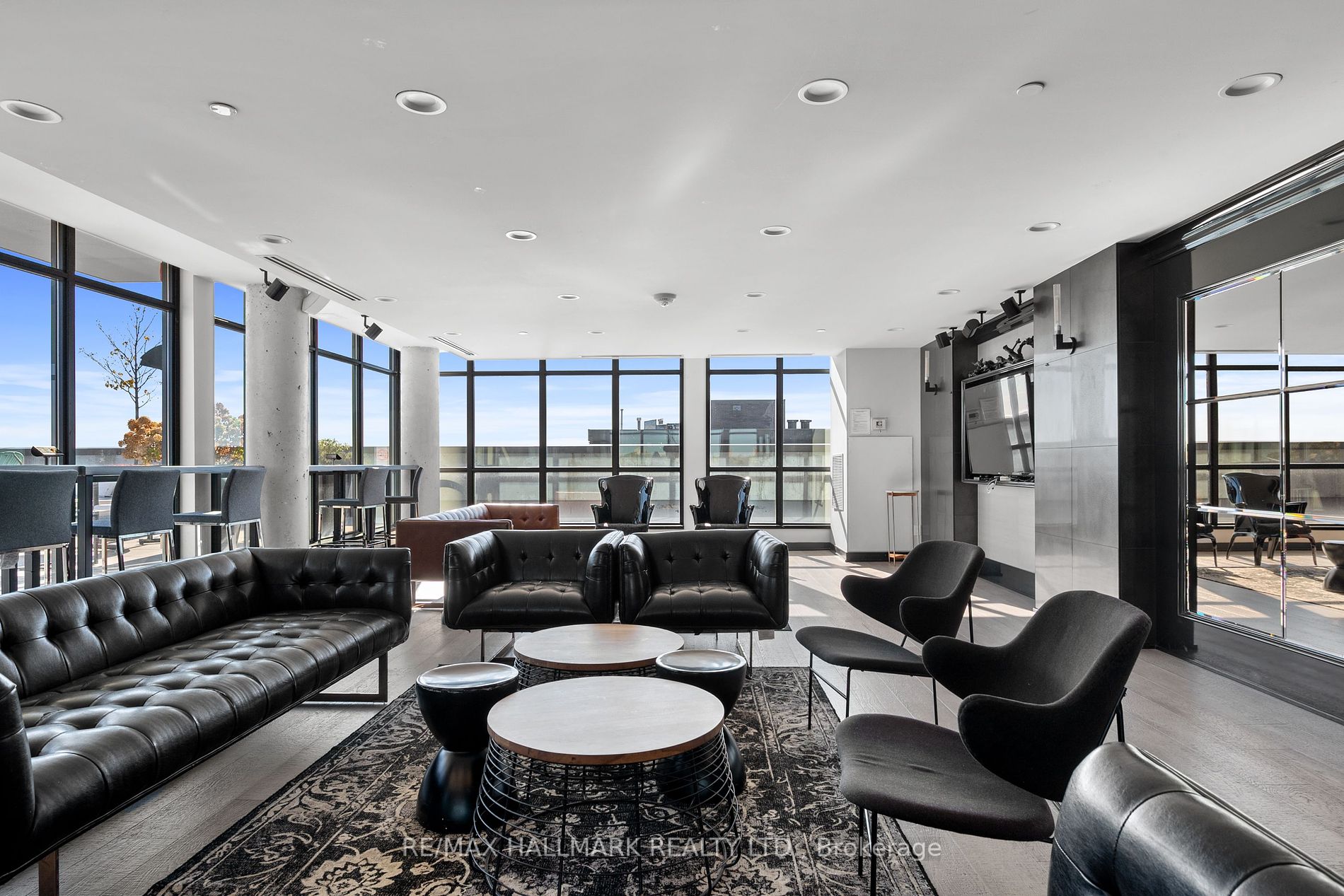 1190 Dundas St E, #906