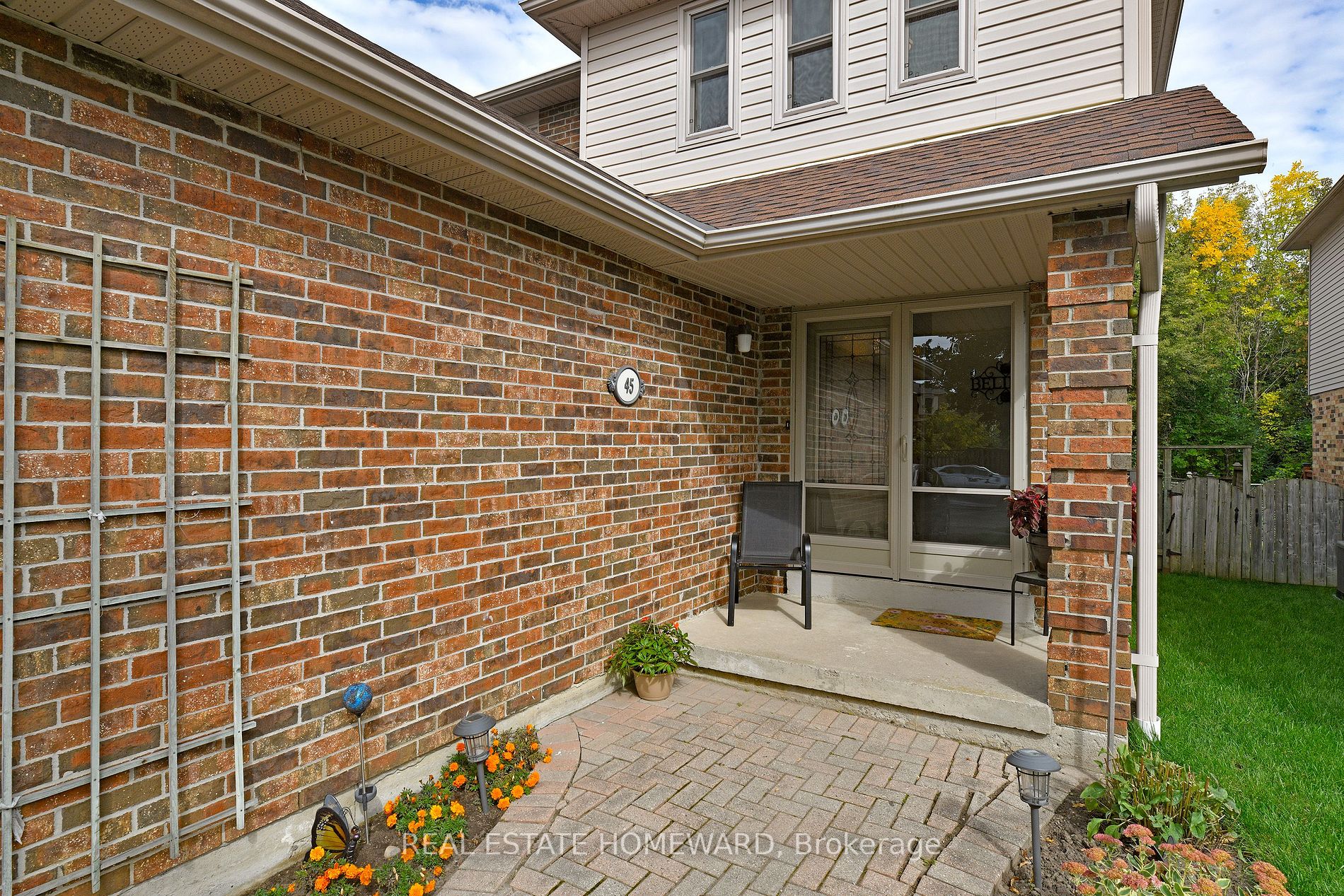 45 Harman Dr E