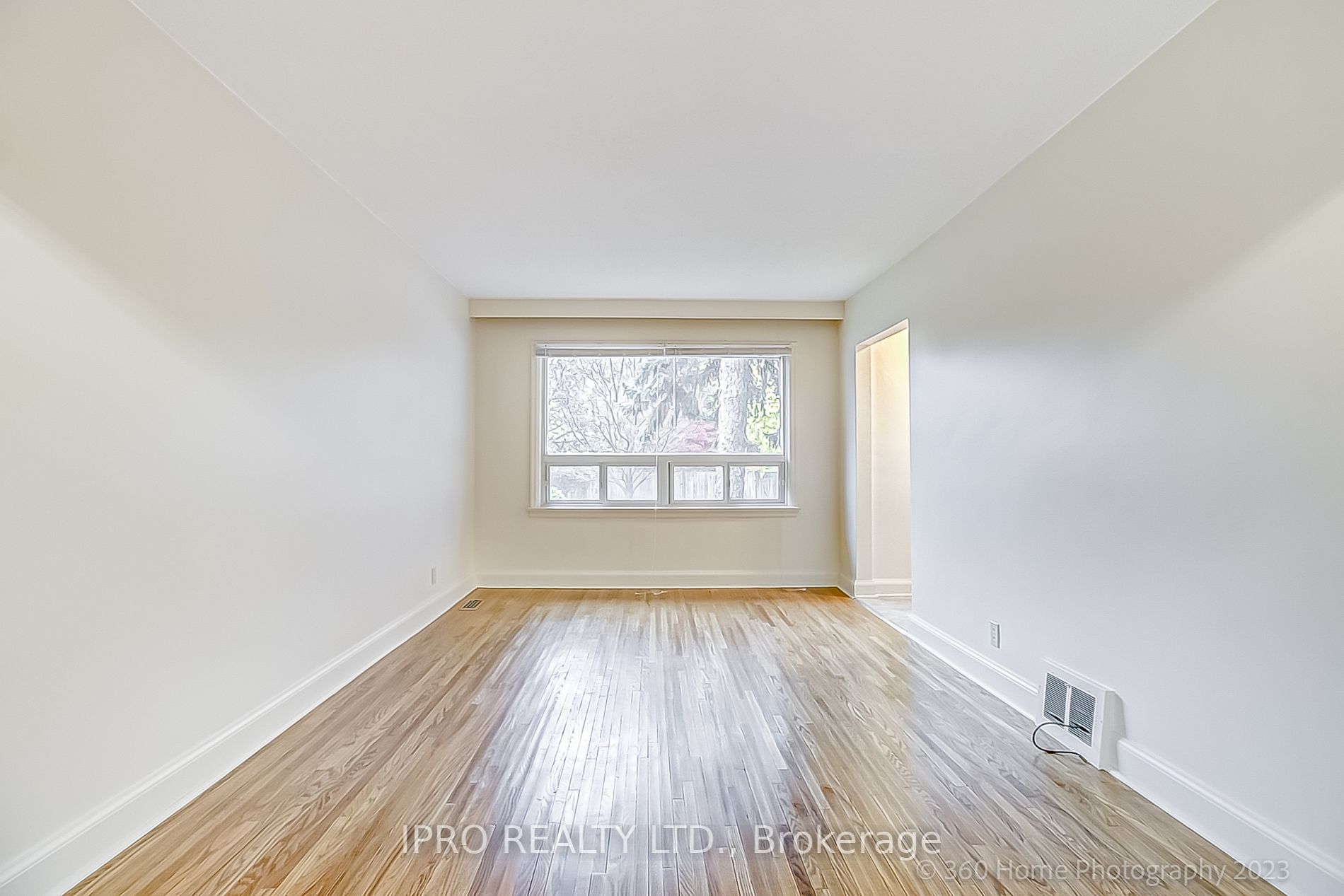 20 Florens Ave