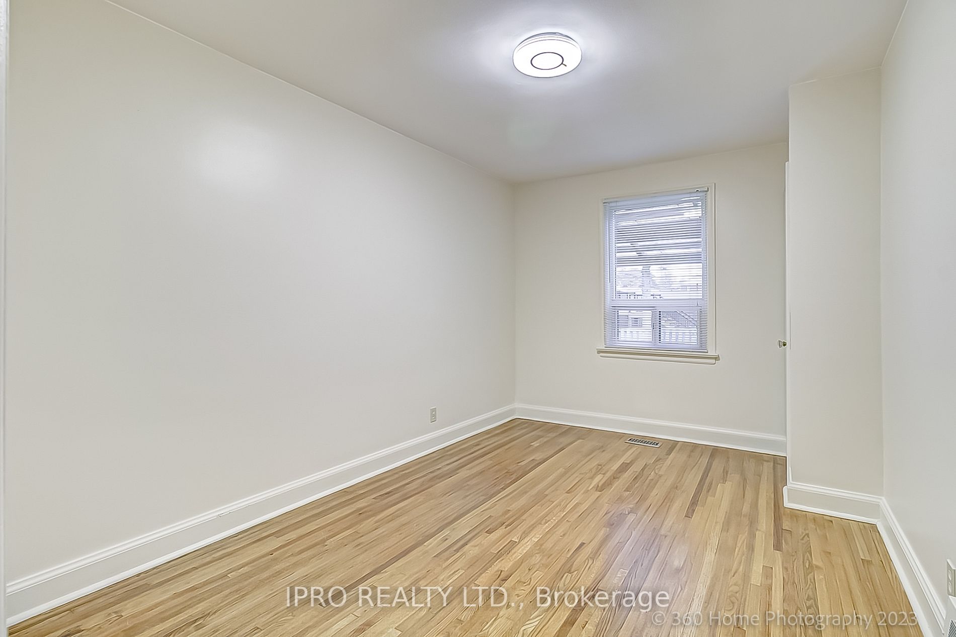 20 Florens Ave