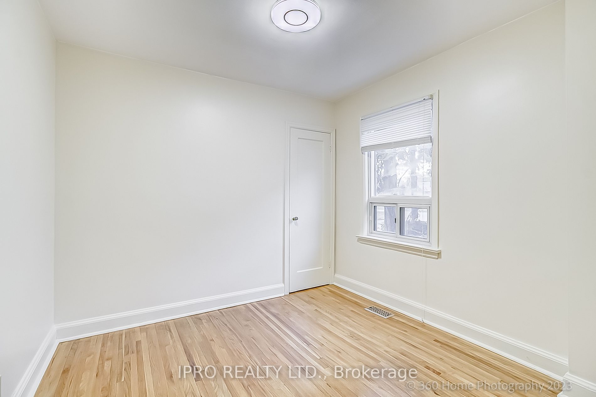 20 Florens Ave