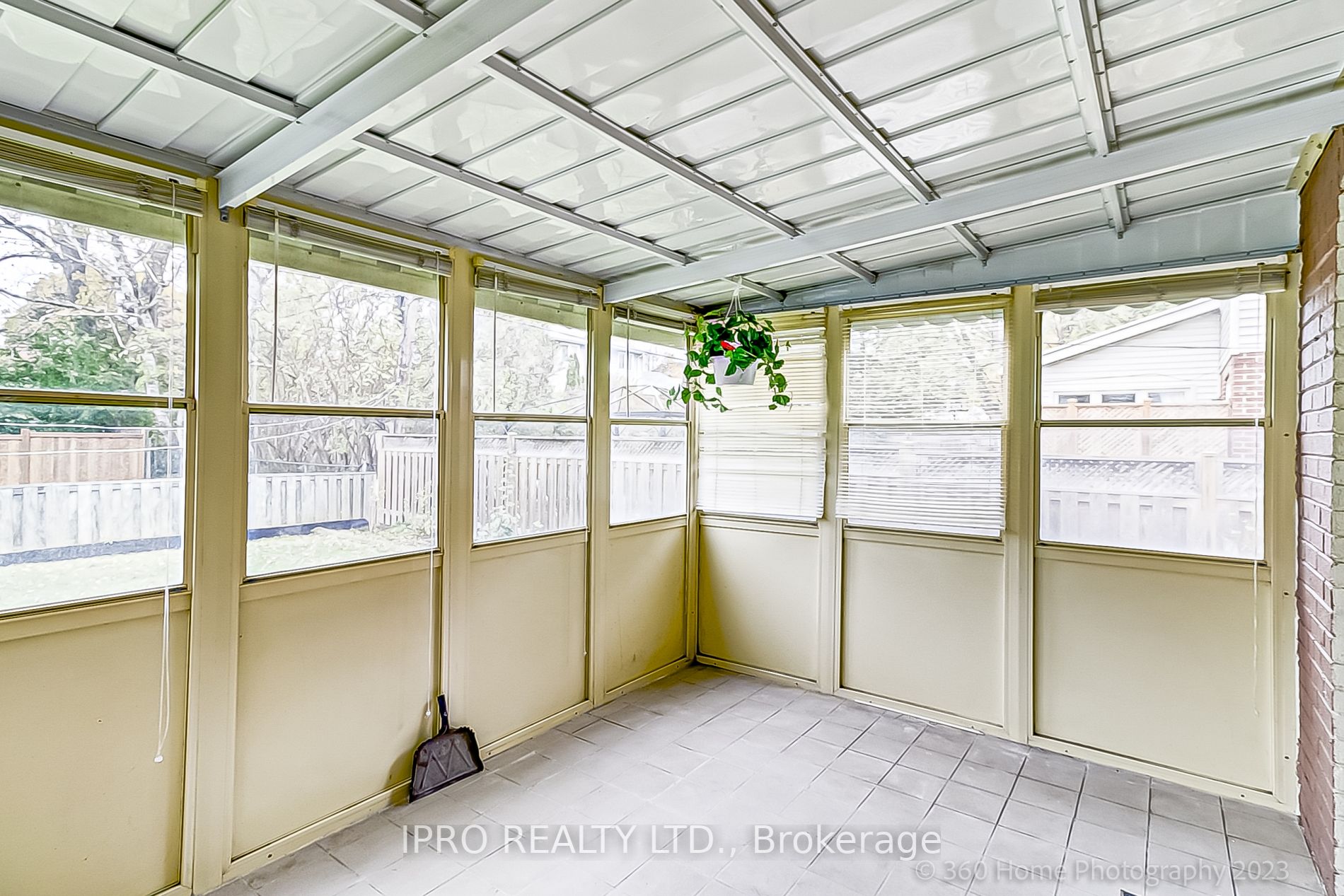 20 Florens Ave