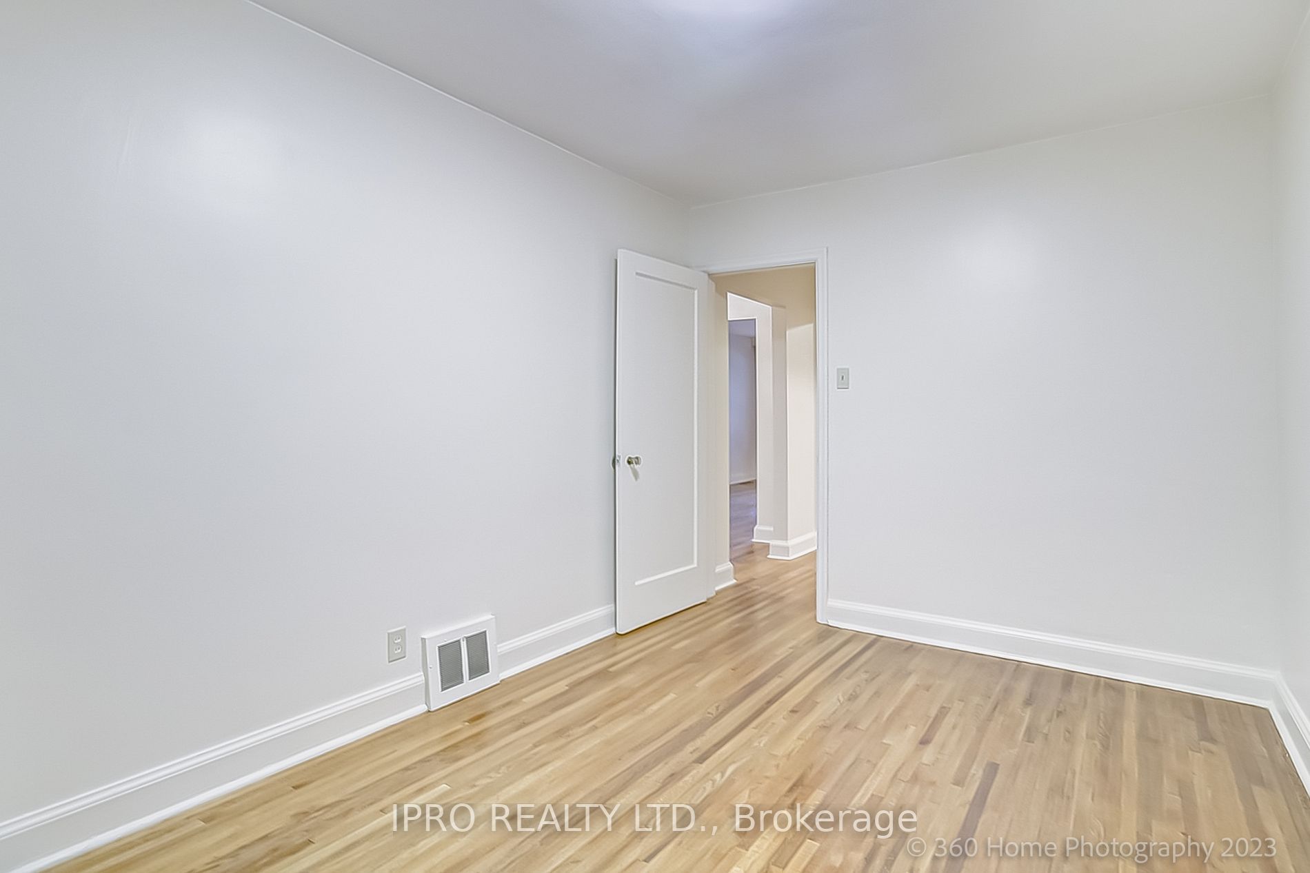 20 Florens Ave