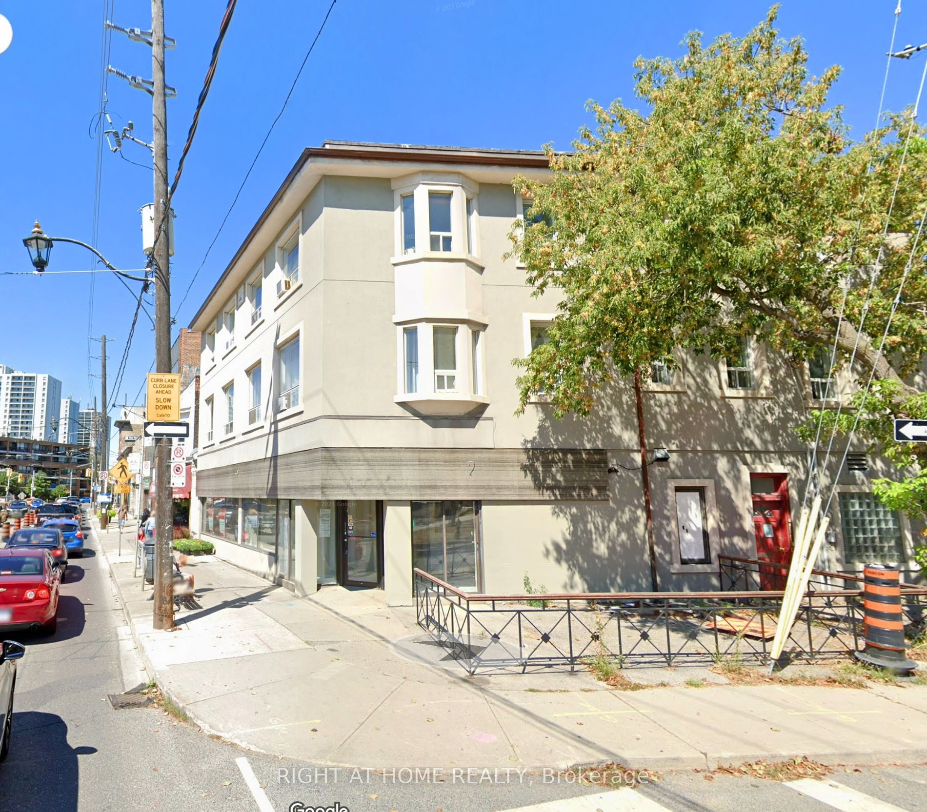 731&733 Broadview Ave