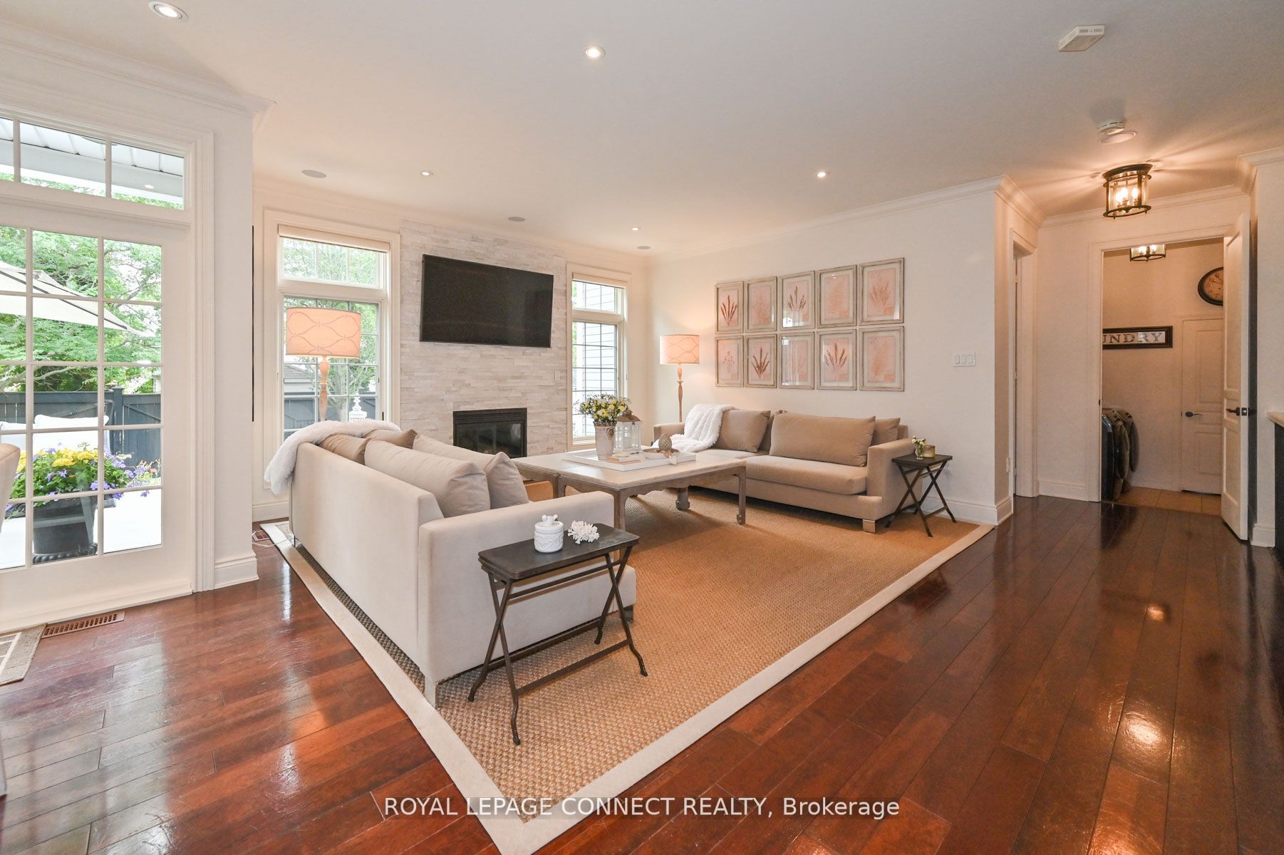 3 Hoppe St