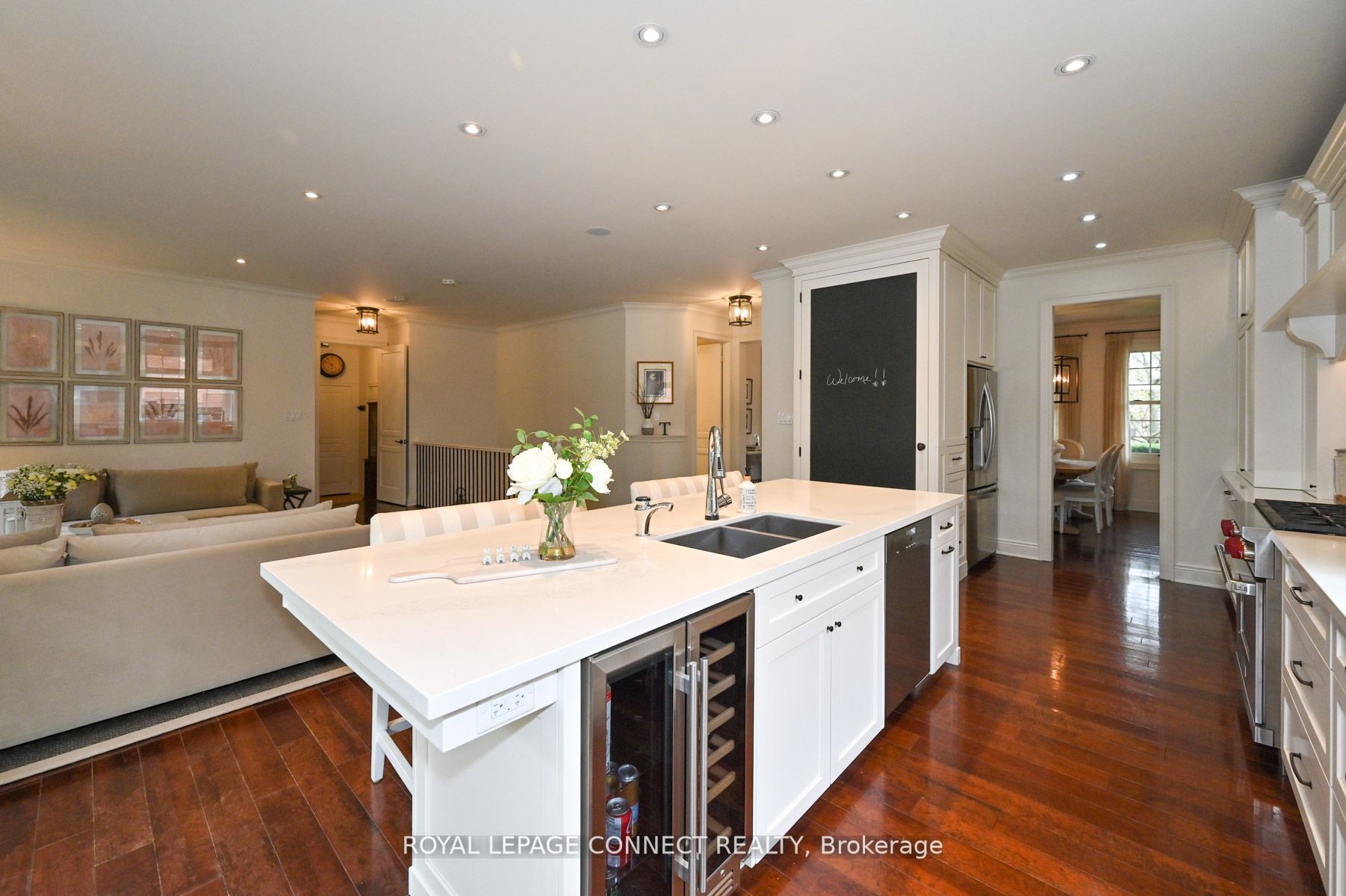 3 Hoppe St