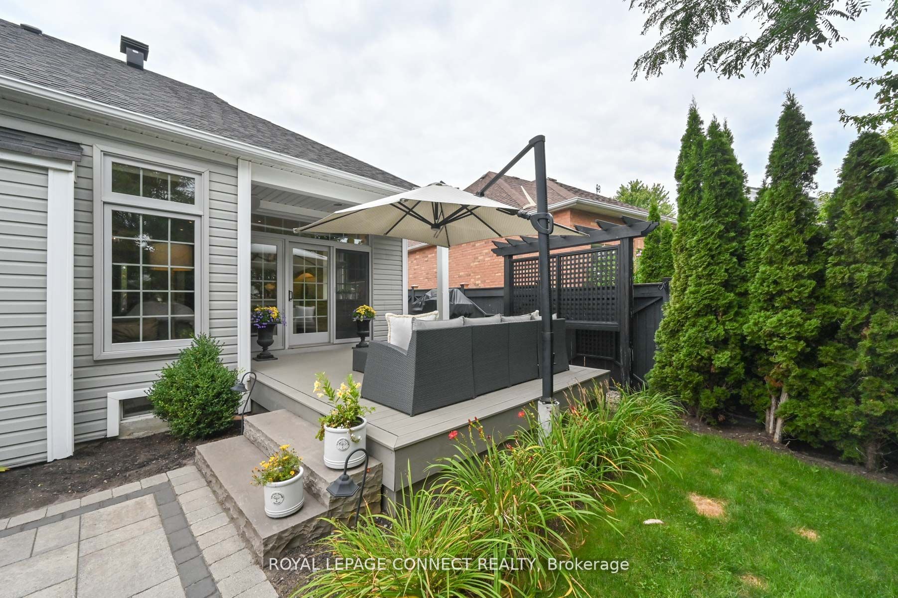 3 Hoppe St