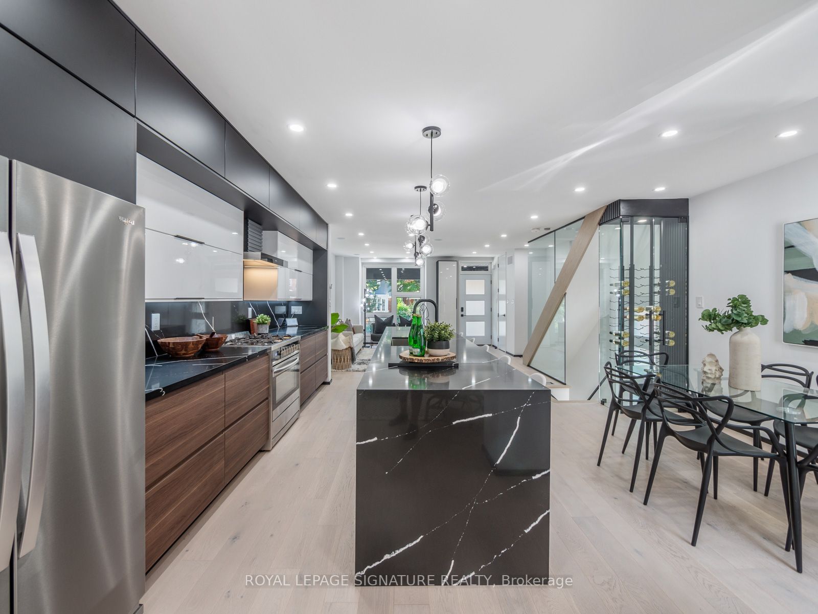 186 Oak Park Ave