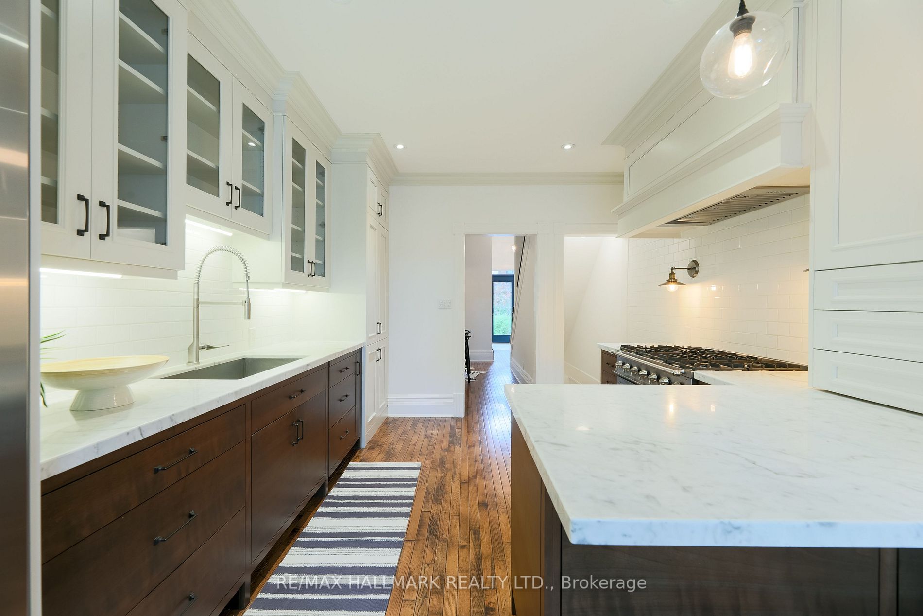 111 Victor Ave