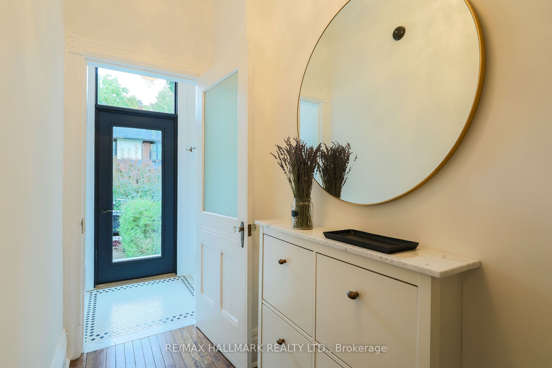 111 Victor Ave