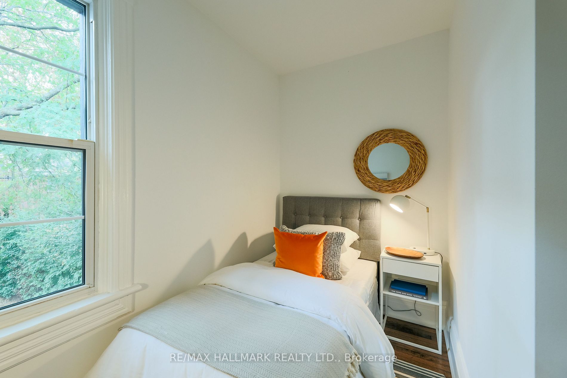 111 Victor Ave