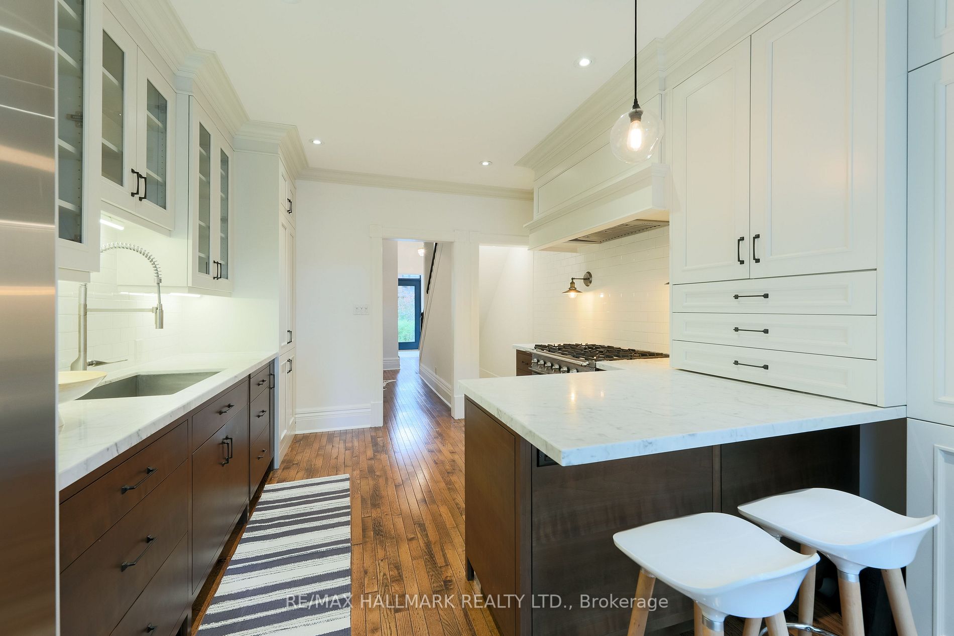 111 Victor Ave