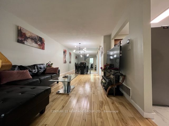 63 Barrett Cres